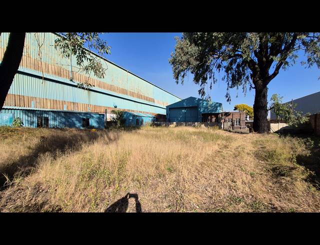 1,000M² FACTORY TO LET IN ANDERBOLT